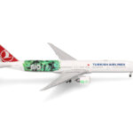 Boeing 777-300ER - Turkish Airlines, Reg."TC-LJH", "BIO Fuel", Scala 1:500