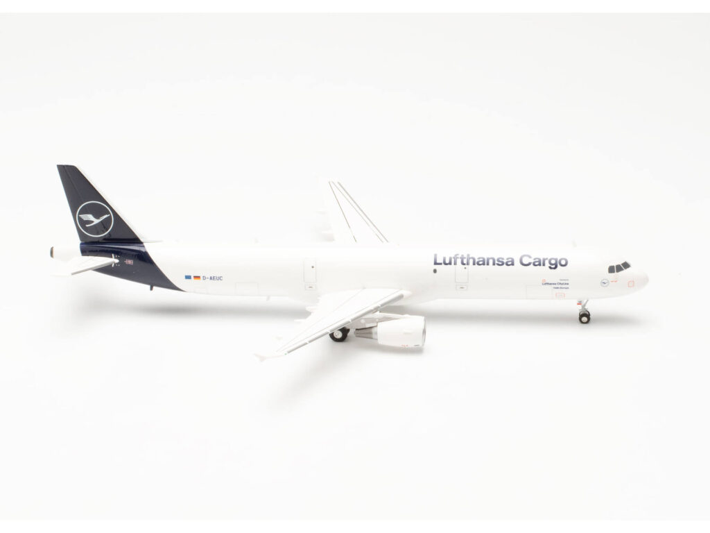 Airbus A321P2F - Lufthansa Cargo, Reg."D-AEUC", "Hello Europe" - Herpa, Scala 1:200