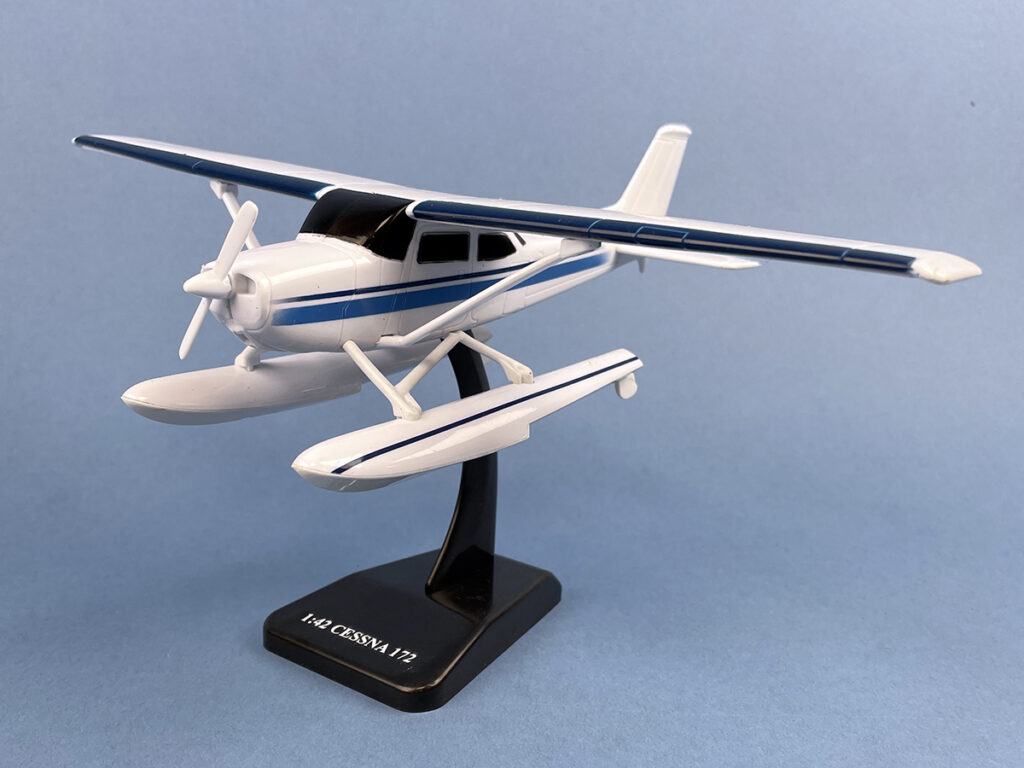 Cessna 172 Skyhawk anfibio - NewRay, scala 1:42